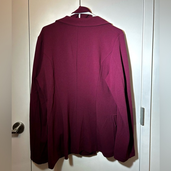 Two piece I love but it was a bit too snug - Picture 2 of 4